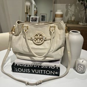 Tory Burch Amanda Classic Hobo Leather Bag in Ivory